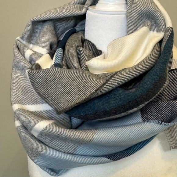 GAP Plaid Winter Scarf Soft Cozy 77"x23" Cream Grey Blue Green NEW NWT - Picture 2 of 5